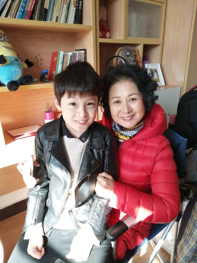 窦新豪在电视剧《家庭》顺利杀青v家庭窗花出轨的电视剧有哪些图片