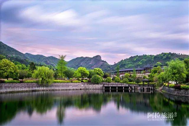 ⑥西坞街道金峨村 金峨村, 位于奉化市西坞街道东南部 由大荒地,彭