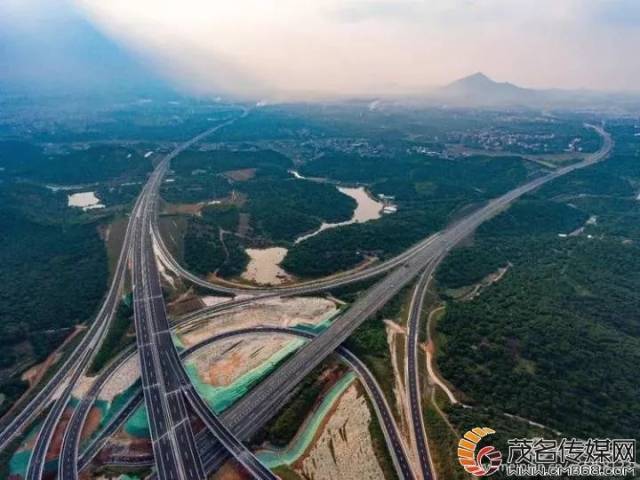 沙琅,黄羌枢纽(连接博贺疏港支线与沈海高速),长山,黄岭,根子,仙塘