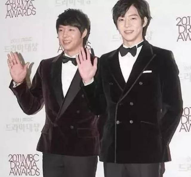 范冰冰弟弟范丞丞即将出道,颜值超高却被质疑整容…原来朴灿