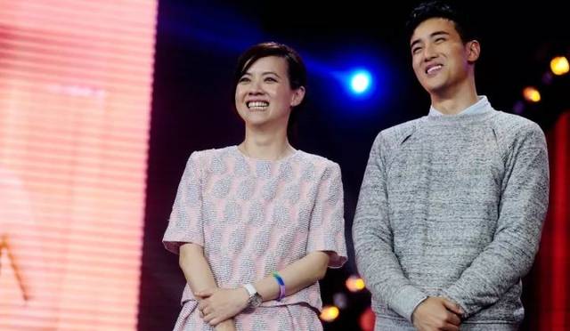 范冰冰弟弟范丞丞即将出道，颜值超高却被质疑整容…原来朴灿