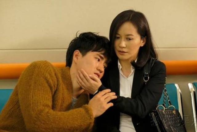 范冰冰弟弟范丞丞即将出道，颜值超高却被质疑整容…原来朴灿