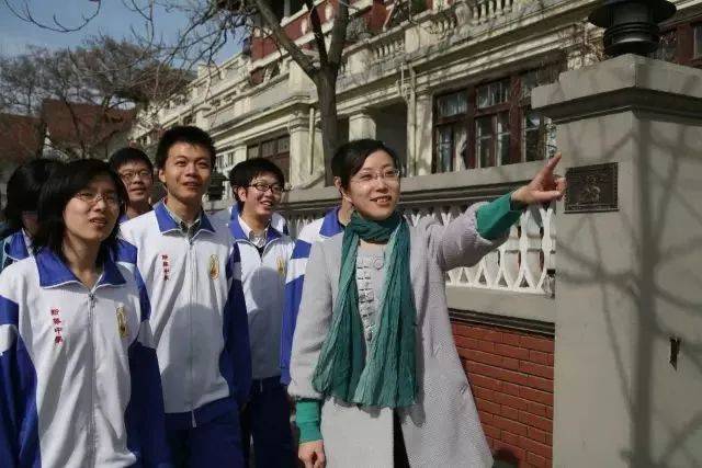 天津市复兴中学 天津市复兴中学成立于2003年,是天津市教委直属的