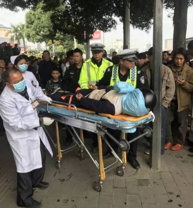 南宁一男子举止怪异是狂犬病发作?真相来了