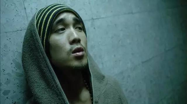 范冰冰弟弟范丞丞即将出道，颜值超高却被质疑整容…原来朴灿