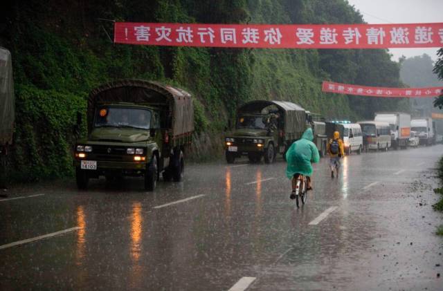 范冰冰弟弟范丞丞即将出道，颜值超高却被质疑整容…原来朴灿