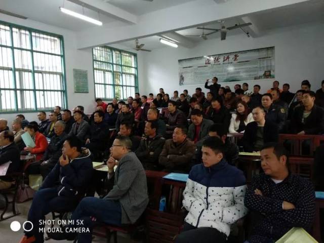 福安市民族职业中学农学专业高级讲师缪剑老师在授课