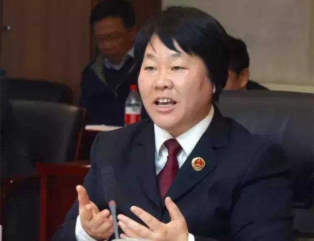 视频|当检察官向宪法宣誓时,他们心中所想是什