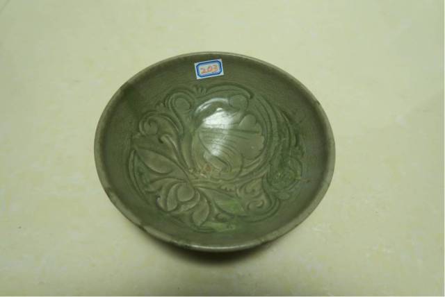 釉为酱色,酱釉瓷器是宋代中期耀州窑瓷器中出现的一个新品种,为仿宋代