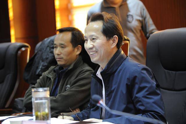 李满林 画大画好同心圆