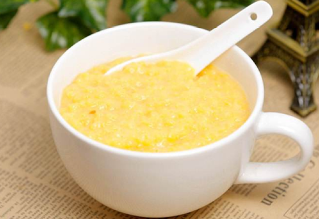 一个月的猫能喂酸奶吗,一个月的猫吃酸奶可以