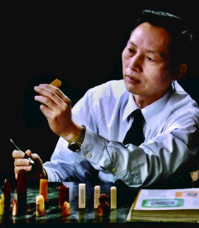 ——温雄 (东莞中华诗词学会顾问,广东省人民文学研究会著名诗人)