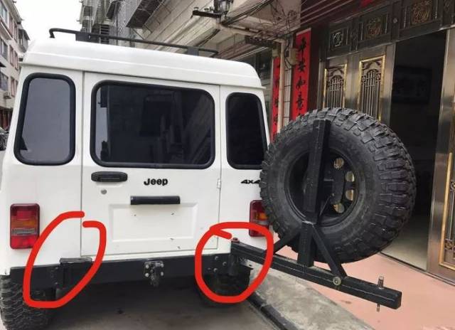 战旗越野车,爆改成吸睛利器!