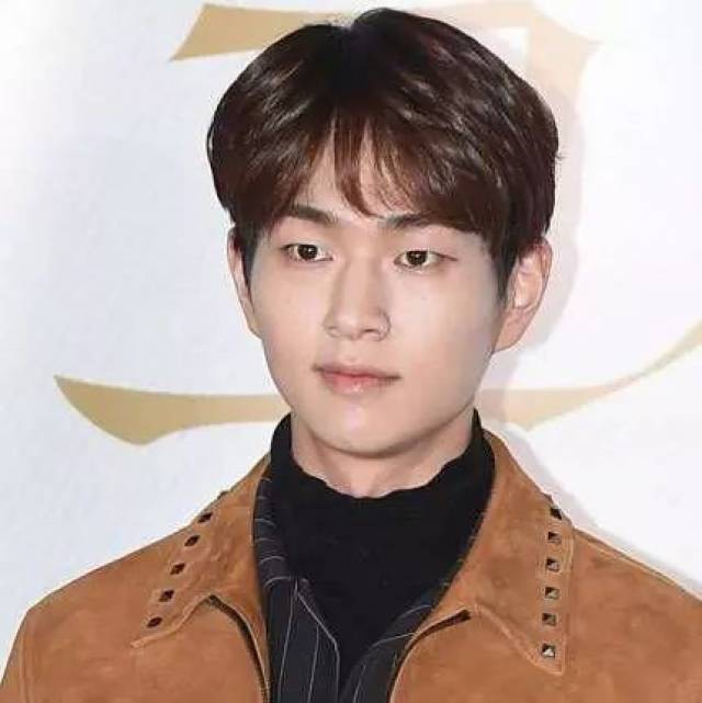 时隔四个月,shinee温流公开亲笔道歉信,再次向粉丝道歉