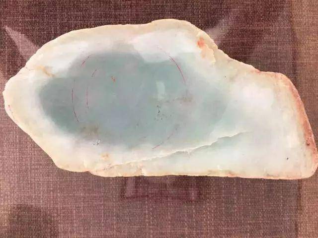 翡翠赌石皮壳的观察要素之——翡翠原石雾层(半风化层)!