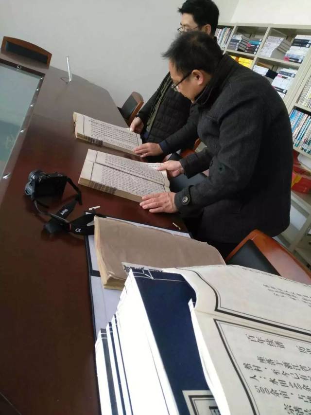 武汉大学历史学院杨国安教授带队赴醴陵市图书