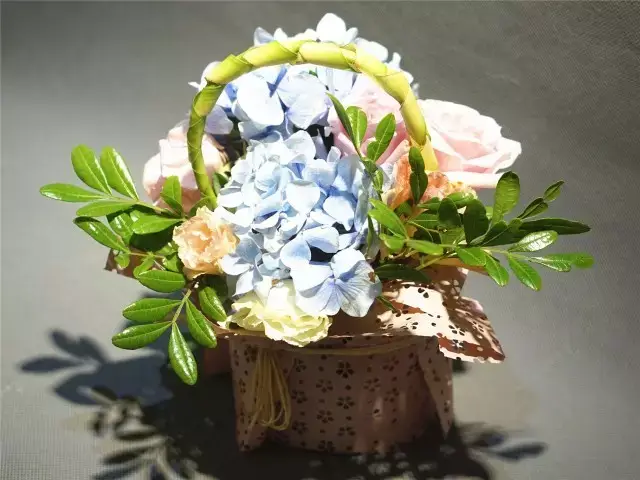 花艺设计图片大全欣赏家居花德信官方网站艺布置该如何设计搭配