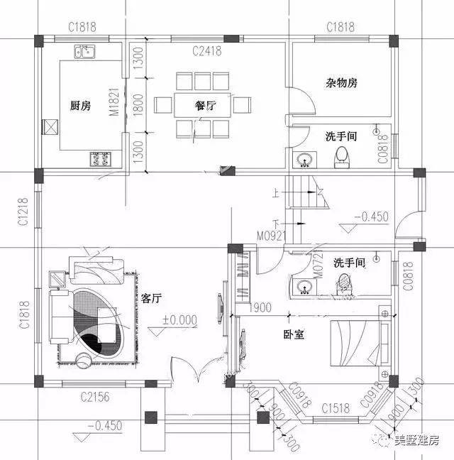 房间的八角窗也改成普通窗户了.