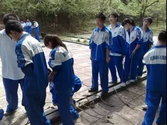 谁还敢说校服丑?北京中小学新校服亮瞎了!看看你母校上榜了吗?