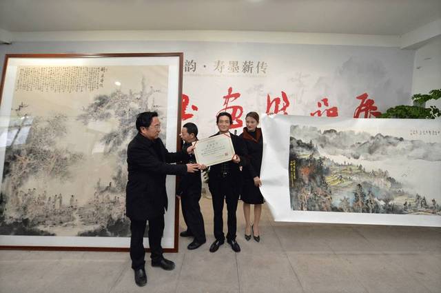 著名书画家陈尔云书画作品展在内江市张大千美术馆开幕