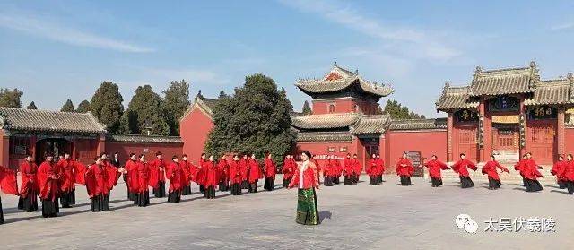 万名女性《礼仪之邦》汉服手语舞挑战吉尼斯纪