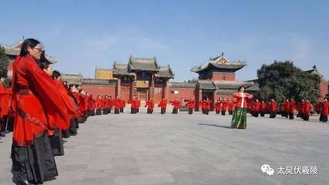 万名女性《礼仪之邦》汉服手语舞挑战吉尼斯纪