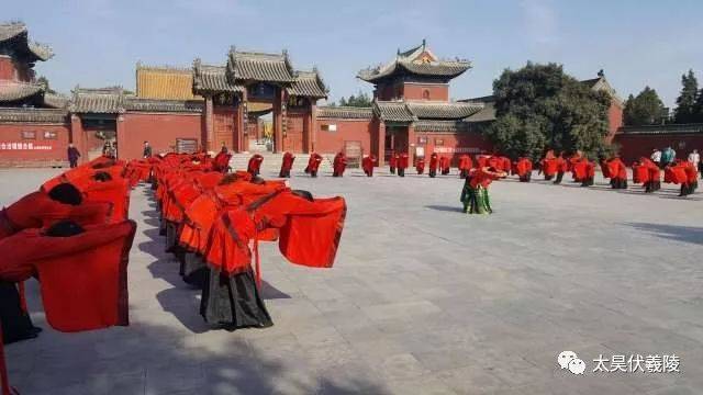 万名女性《礼仪之邦》汉服手语舞挑战吉尼斯纪