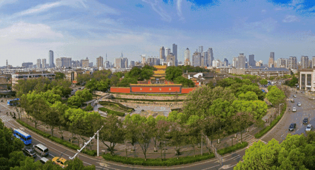 朝天宫是江南地区现存规模最大,保存最完好的古建筑群之一.