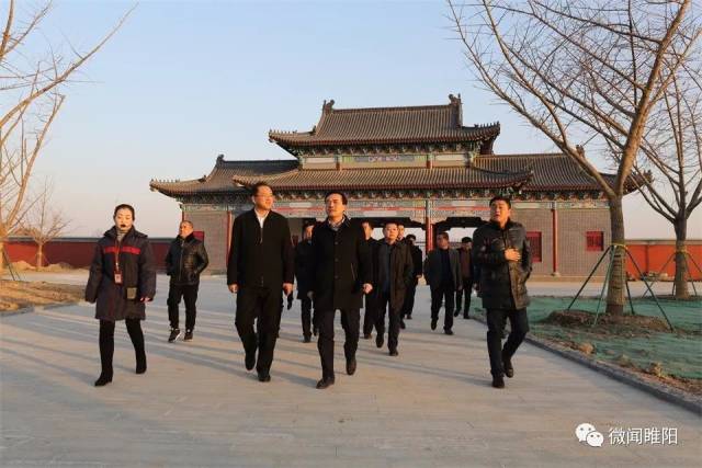 区领导班奎星,马登峰,李永平,王建东等陪同考察.