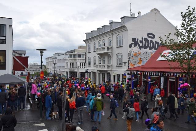 在世界最北端的首都偶遇冰岛国庆
