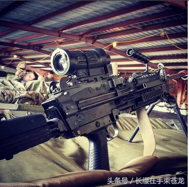 枪械库:m249