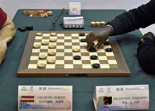 11日上午9点将进行象棋象棋个人循环赛,10点将进行国际跳棋快棋赛,10