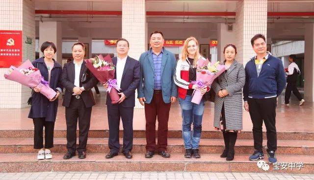 围棋九段梁伟棠,宝安中学(集团)外国语部校长刘斌,国际象棋世界冠军