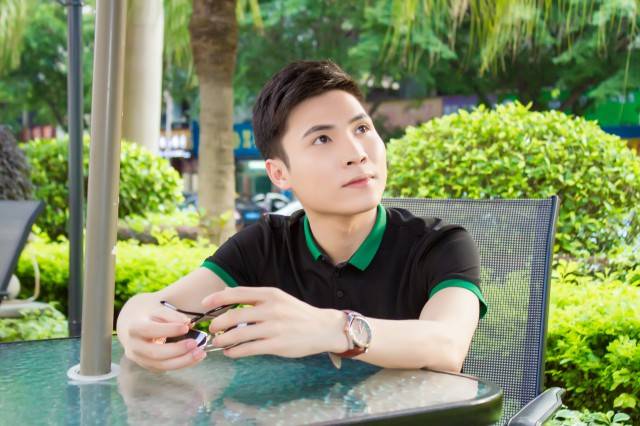 李宸皓--怎么去除鼻子两侧螨虫,用对方法让您远