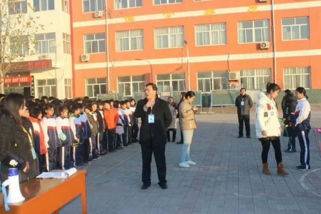 成安二中东校区举行冬季跳绳比赛
