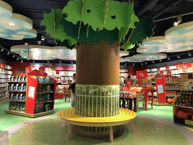 【丑丑探店】坐标王府井,定位:哈姆雷斯hamleys,全球最大玩具店落户