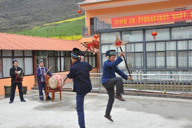 云南长底坡脚村:传承弘扬布依文化有“绝招”