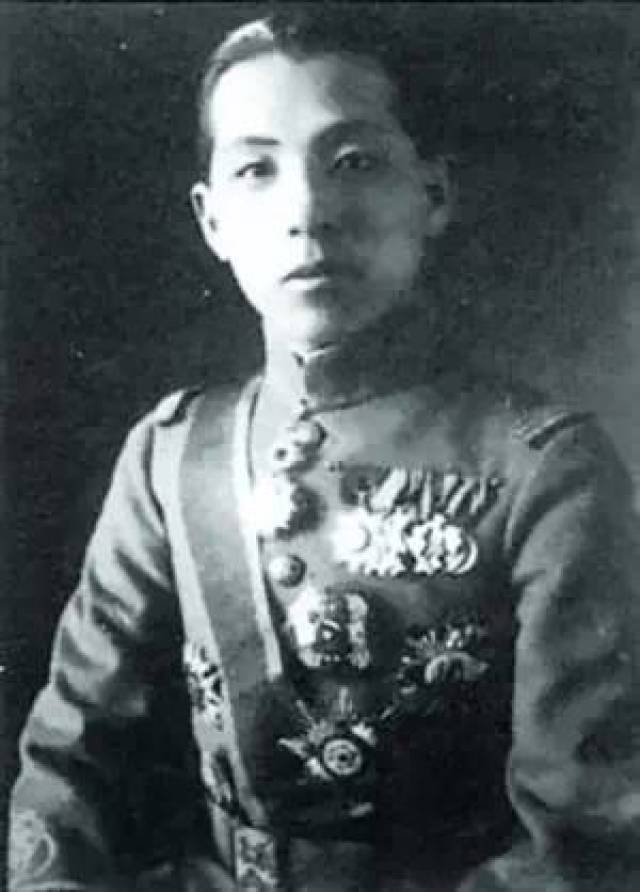 张学良(1901年6月3日-2001年10月14日),字汉卿,号毅庵,乳名双喜,小六