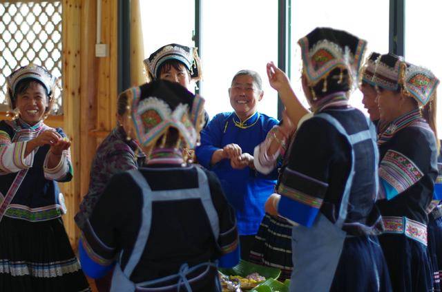 云南长底坡脚村:传承弘扬布依文化有“绝招”