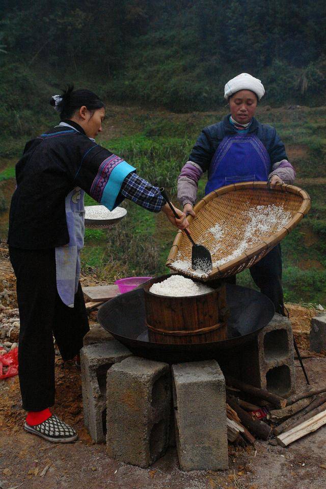 云南长底坡脚村:传承弘扬布依文化有“绝招”