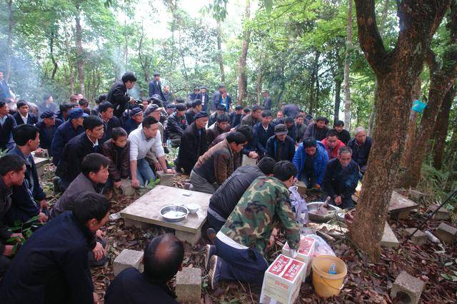 云南长底坡脚村：传承弘扬布依文化有“绝招”