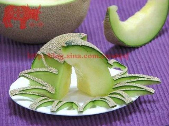 新年果盘不知道怎么弄?水果屋教你哈密瓜的三种切法