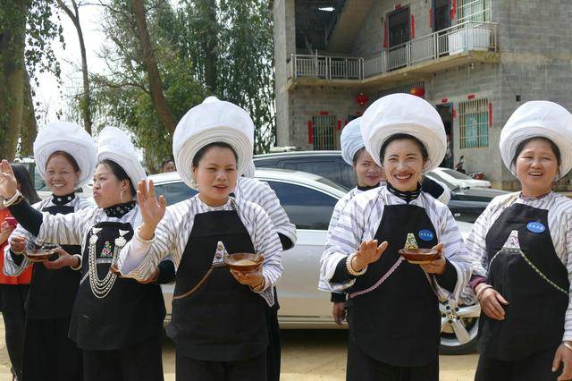 云南长底坡脚村:传承弘扬布依文化有“绝招”