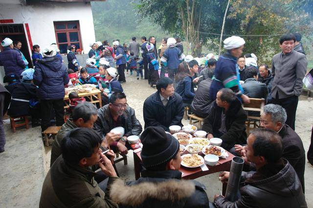 云南长底坡脚村:传承弘扬布依文化有“绝招”