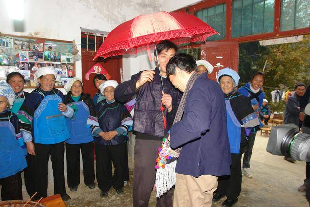 云南长底坡脚村:传承弘扬布依文化有“绝招”