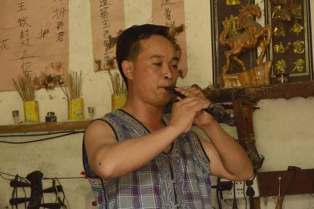 云南长底坡脚村:传承弘扬布依文化有“绝招”