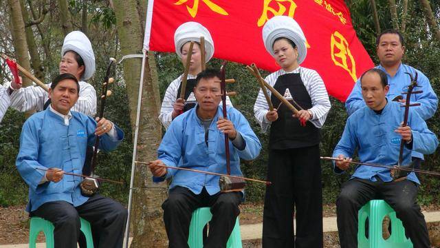 云南长底坡脚村:传承弘扬布依文化有“绝招”