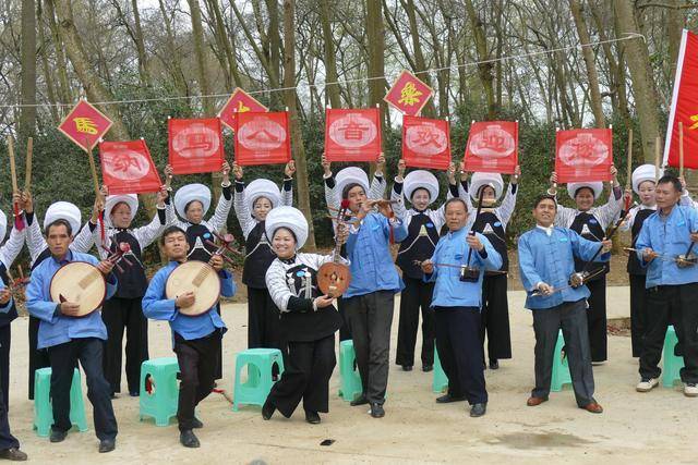 云南长底坡脚村:传承弘扬布依文化有“绝招”