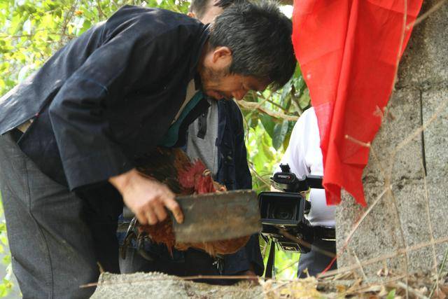 云南长底坡脚村：传承弘扬布依文化有“绝招”