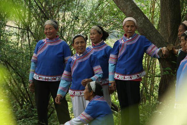 云南长底坡脚村:传承弘扬布依文化有“绝招”
